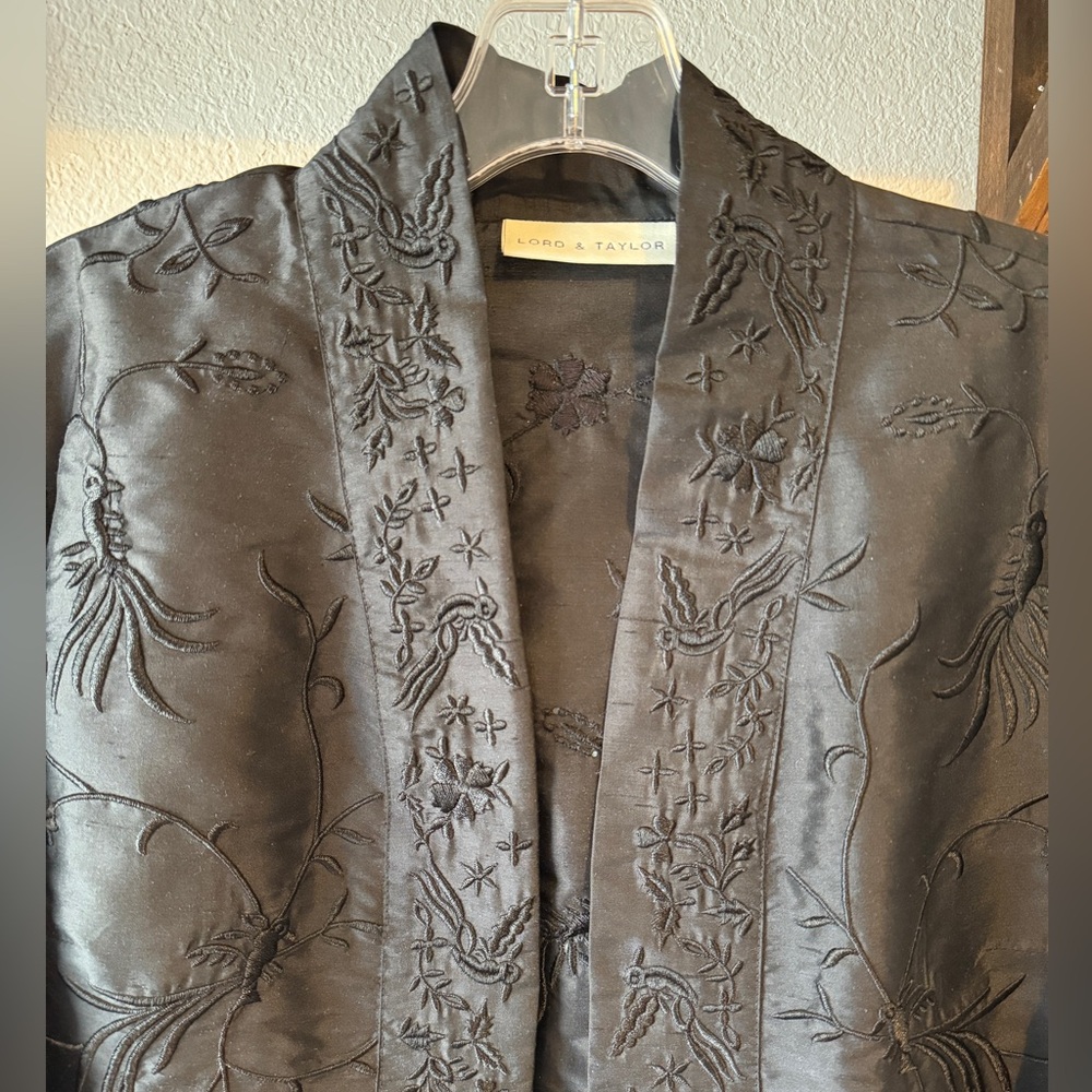 Lord & Taylor Blazer 100 % Silk Embroidered Size S/M - Picture 3 of 11